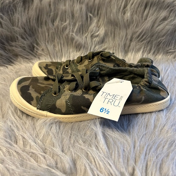 Time And Tru Camo Shoes Womens Size 6 1/2 Green Slip On Stretchy Back Camouflage - Picture 3 of 6